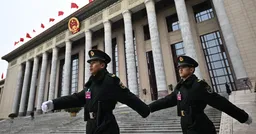 中国整治网络 打击”片面解读”涉军政策